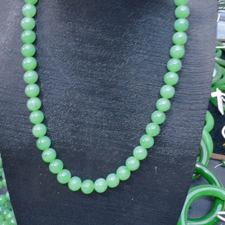 和田玉（碧玉）颈饰未镶嵌