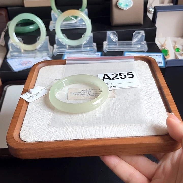 米***朵非金属时尚手镯255