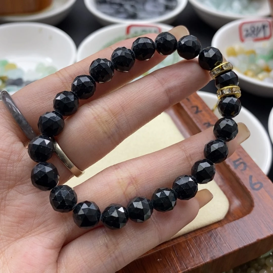 翡翠颈饰未镶嵌墨翠不透光的手串