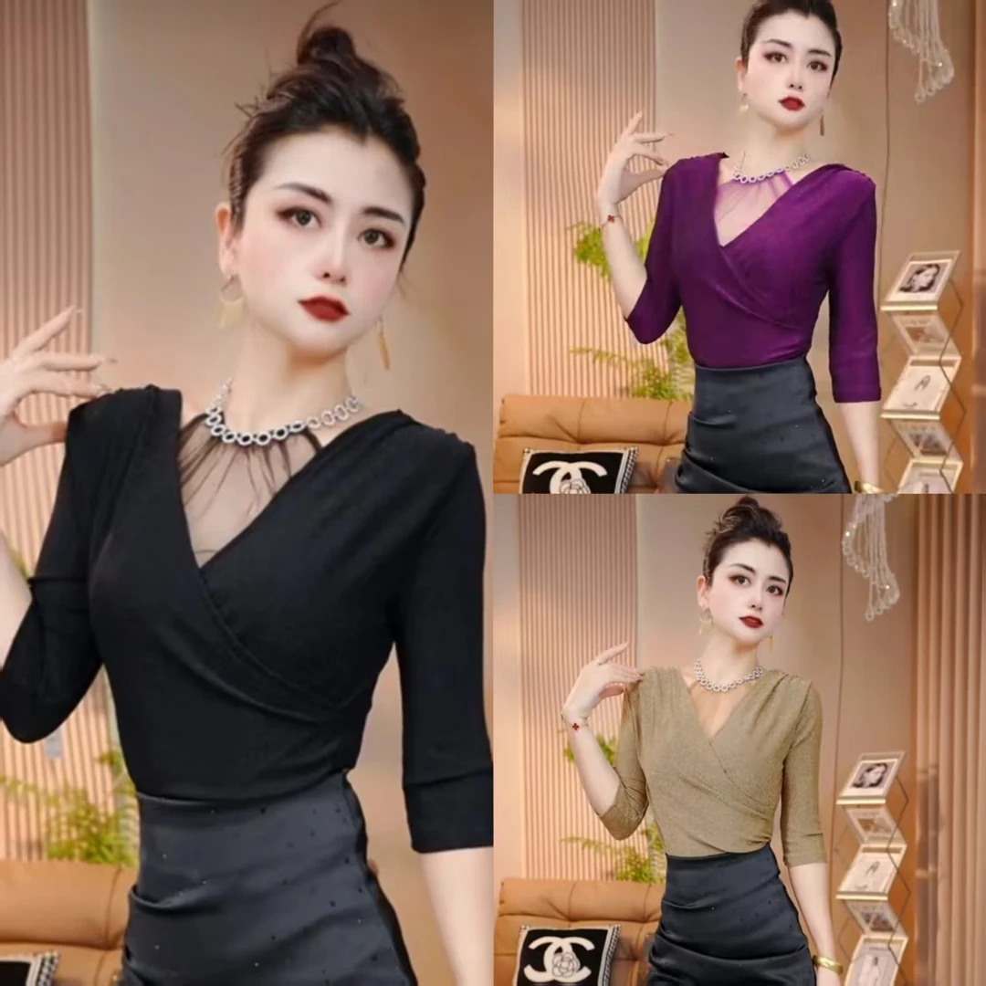 【燕子推荐】显瘦气质洋气时尚百搭夏季春季修身v领设计师中袖小衫