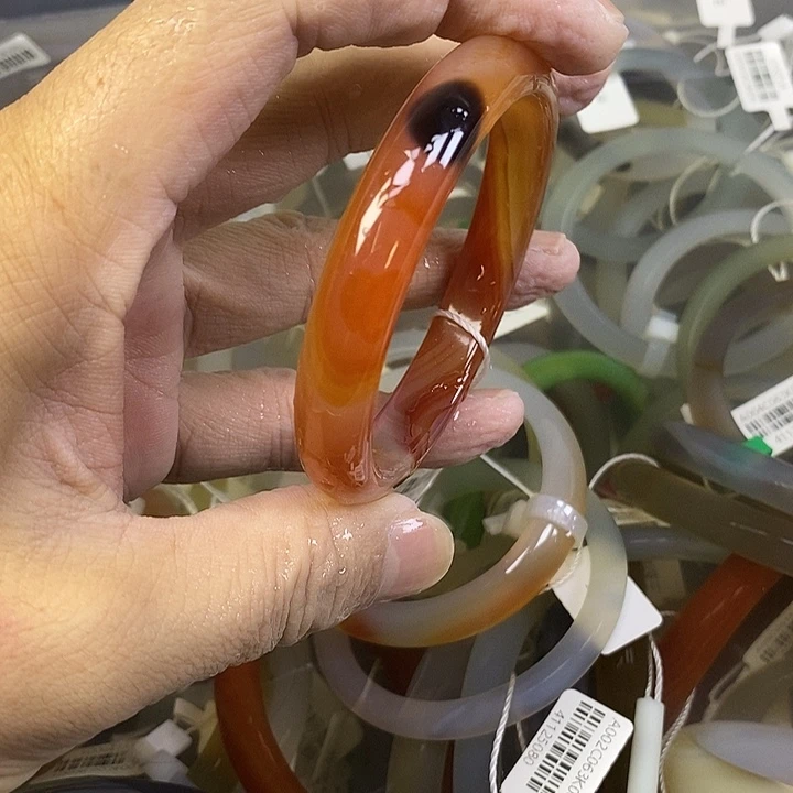 微***雨手镯玛瑙/玉髓未镶嵌56圈口