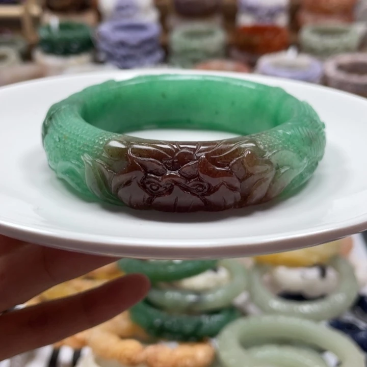 未镶嵌手镯石英质玉
