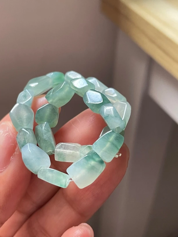 天然翡翠自然光实拍冰透飘花随行手串