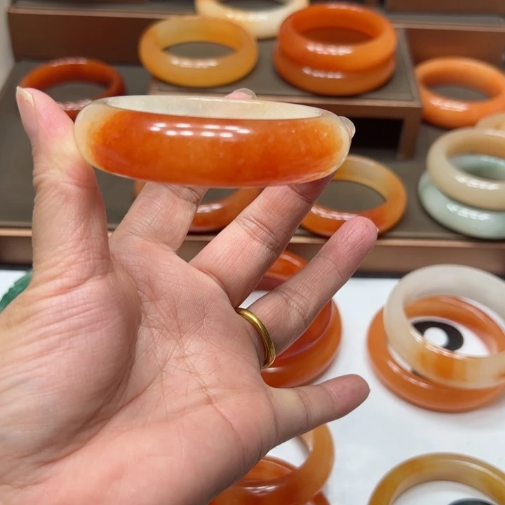 石英岩玉手镯未镶嵌珍**下