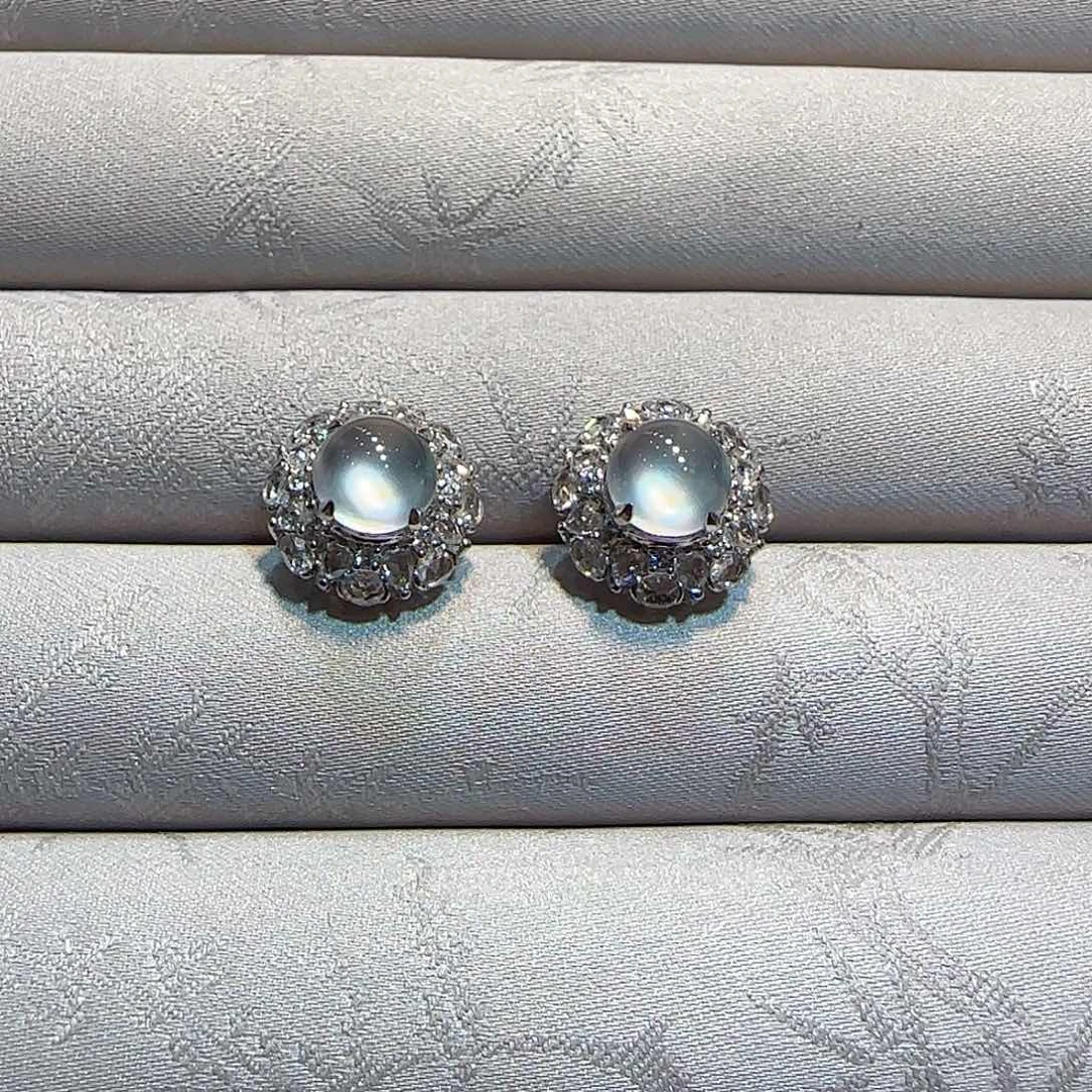 翡翠18K金镶嵌耳钉蛋面