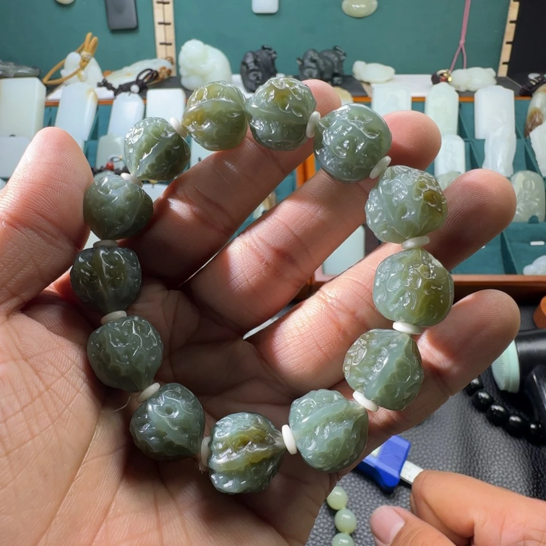 和田玉挂件未镶嵌?