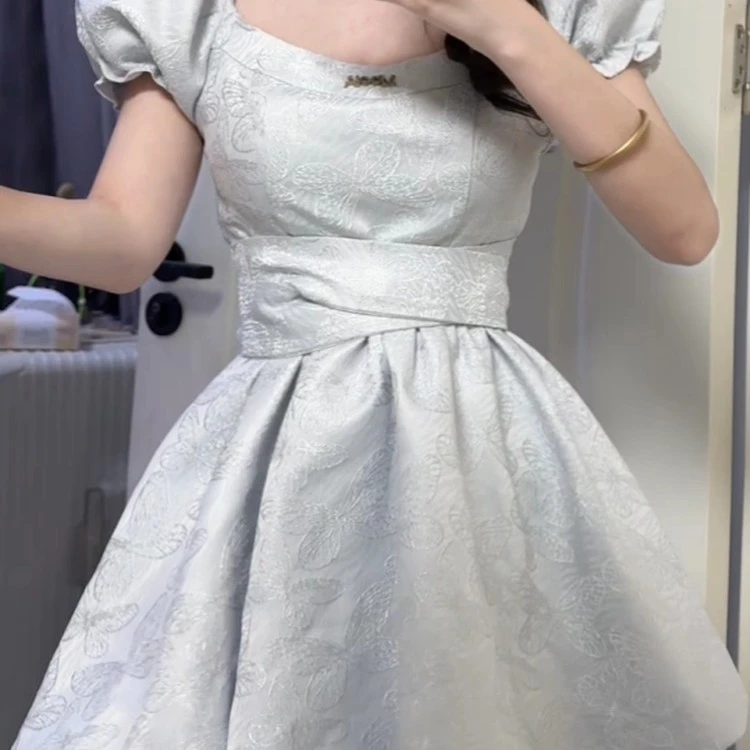 夏季蓝色时尚法式方领泡泡袖甜美公主花苞裙气质蕾丝白色连衣裙