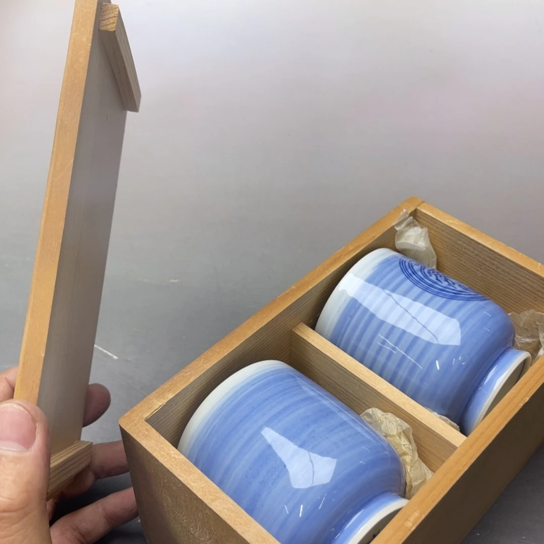S***x瓷片密密麻麻地铺满