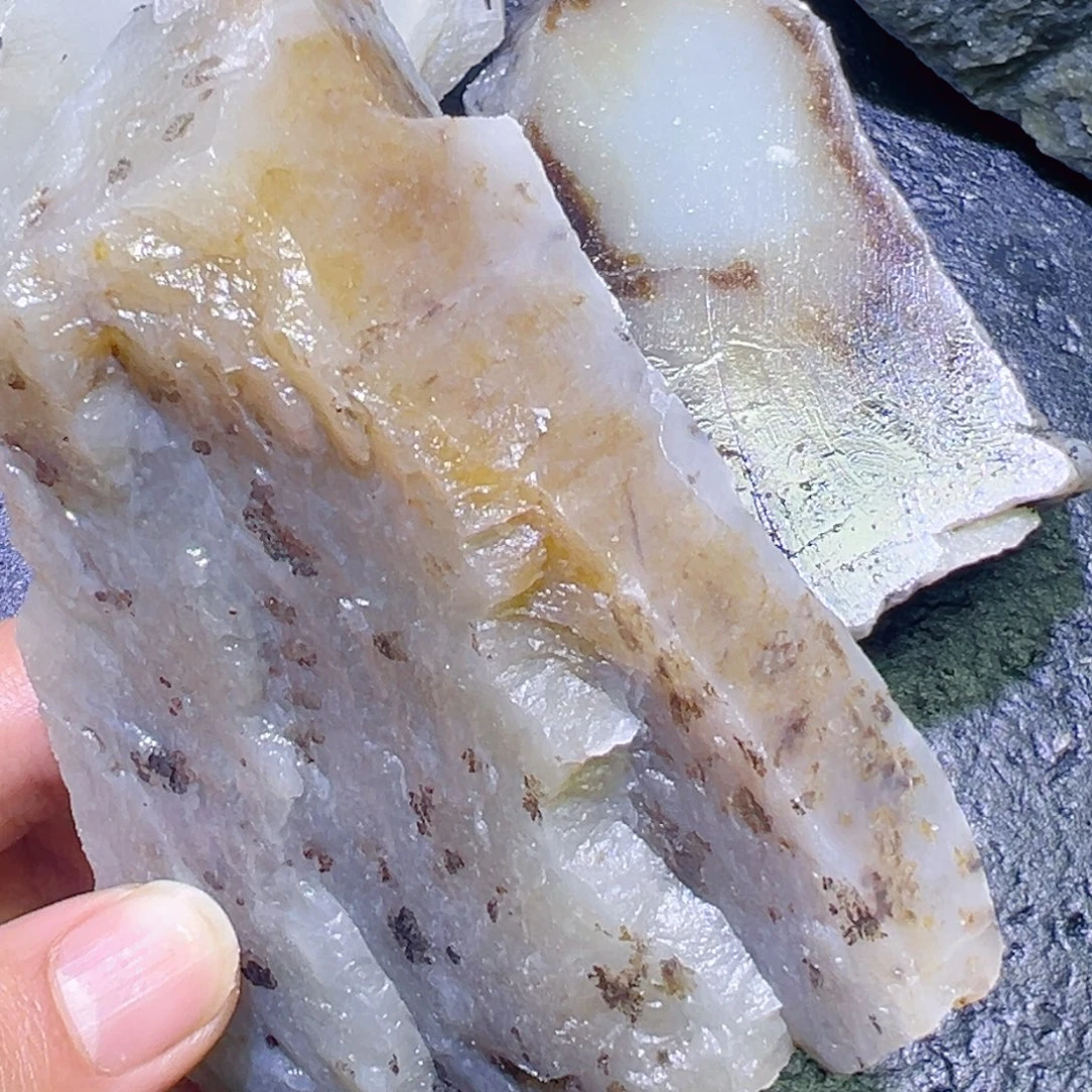 和田玉未镶嵌珠宝半成品