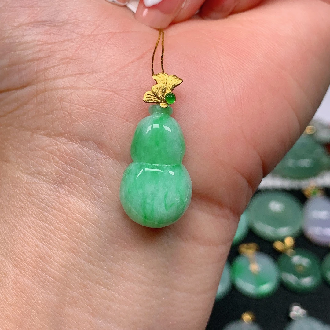 缅甸天然翡翠A货 18K金镶飘花葫芦吊坠18/223尺寸21.2x12.8x5.8