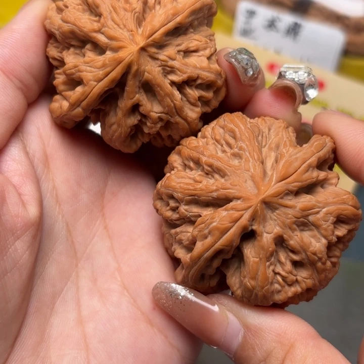 文玩核桃吊坠50-32800-02