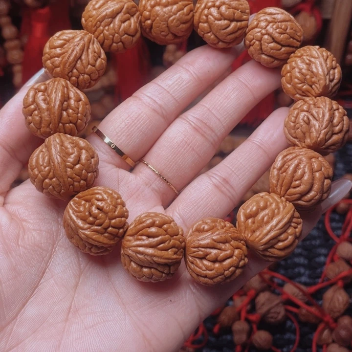 木质类龙纹桃枭手串