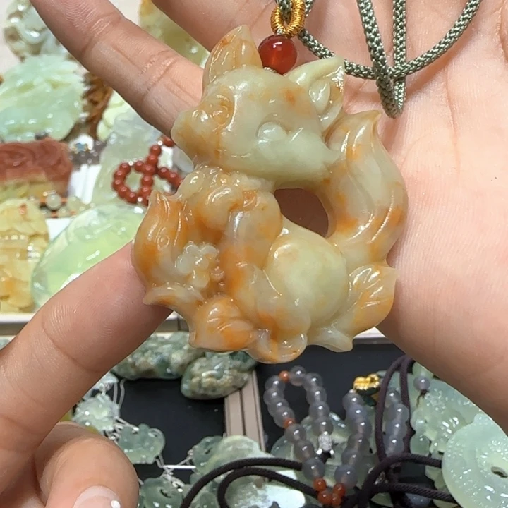 蛇纹石玉未镶嵌吊坠