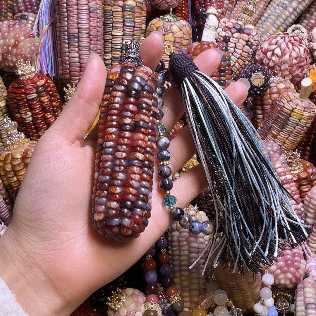 马***妞非金属红蓝色血丝成品。