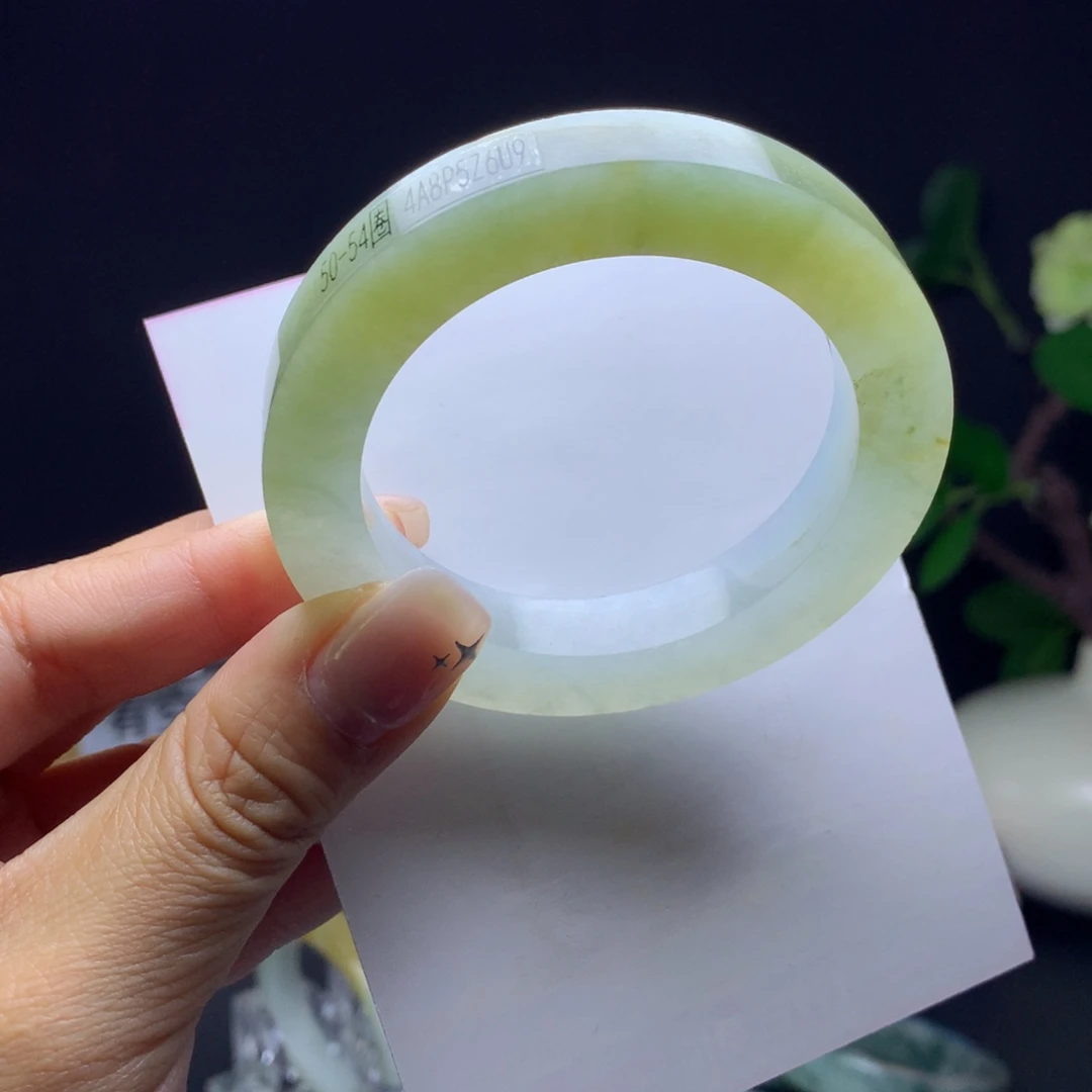 定制翡翠未镶嵌翡翠手镯50_54纹裂大漏冰黄