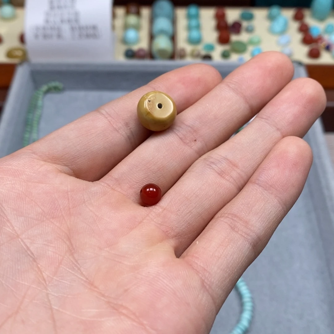 南红玛瑙配饰未镶嵌