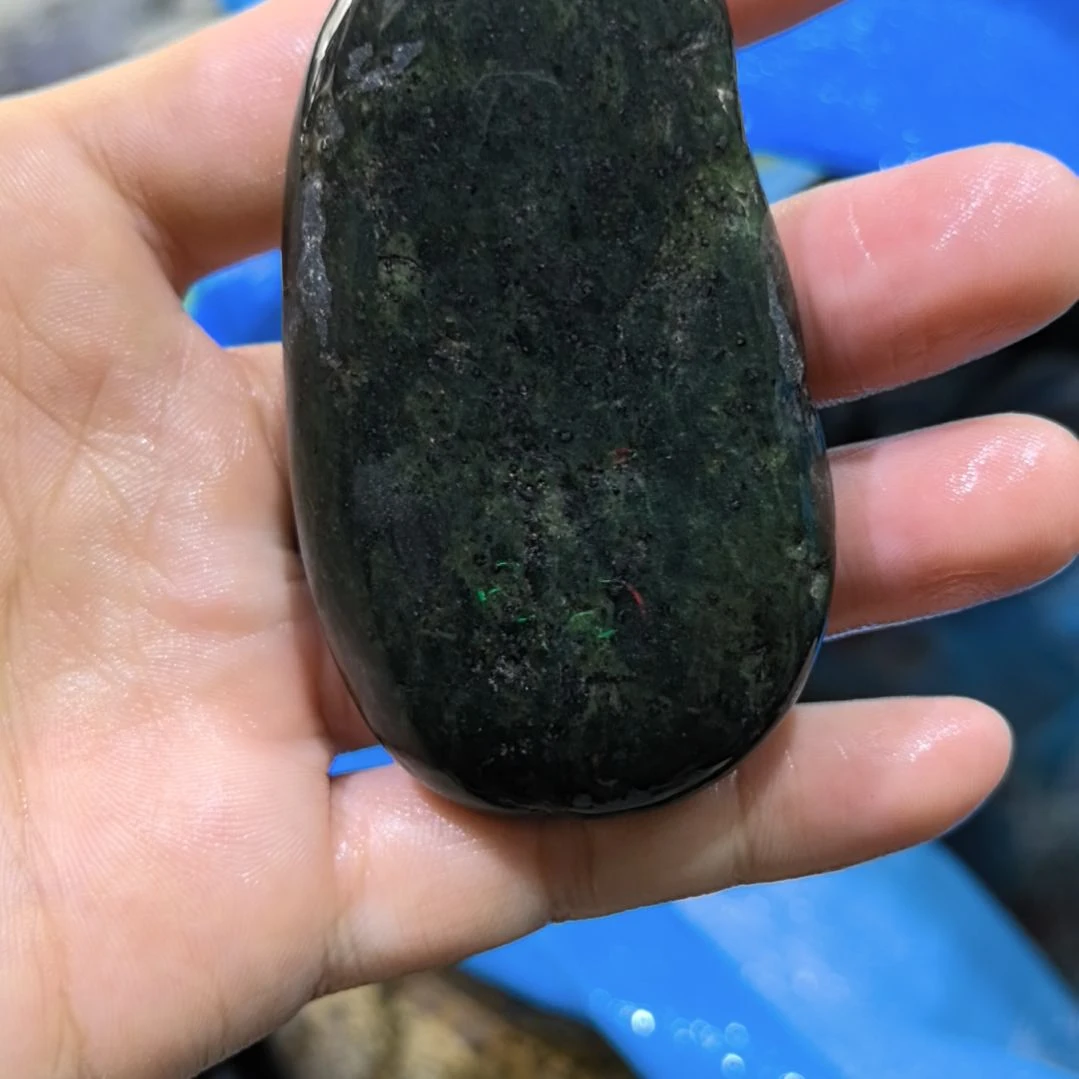 小***曼有机玻璃藏玉药王石原石一个