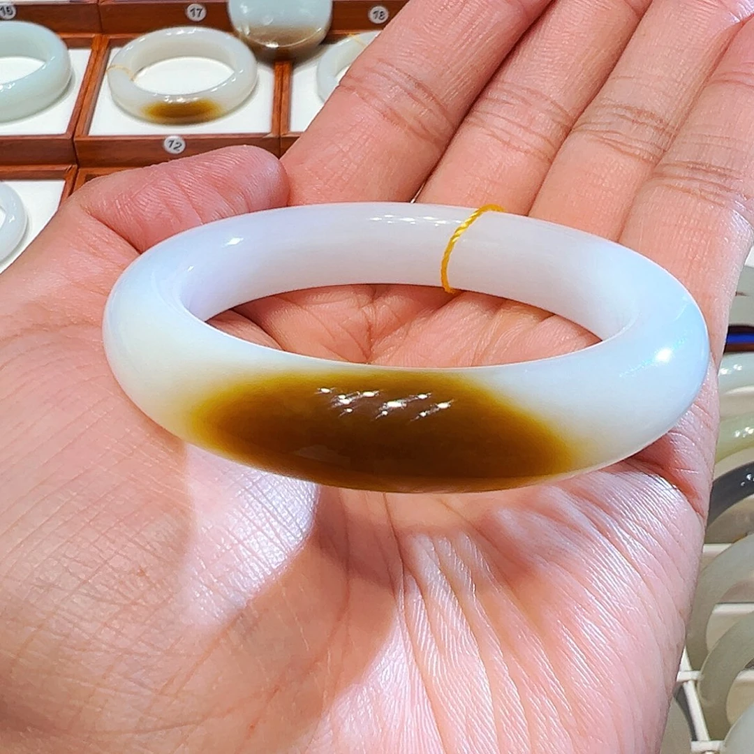 未镶嵌手镯和田玉且末一口老红糖51 52 53