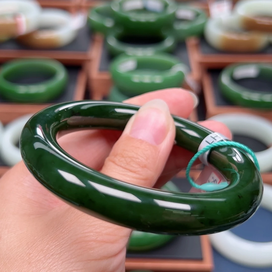 未镶嵌手镯和田玉（碧玉）