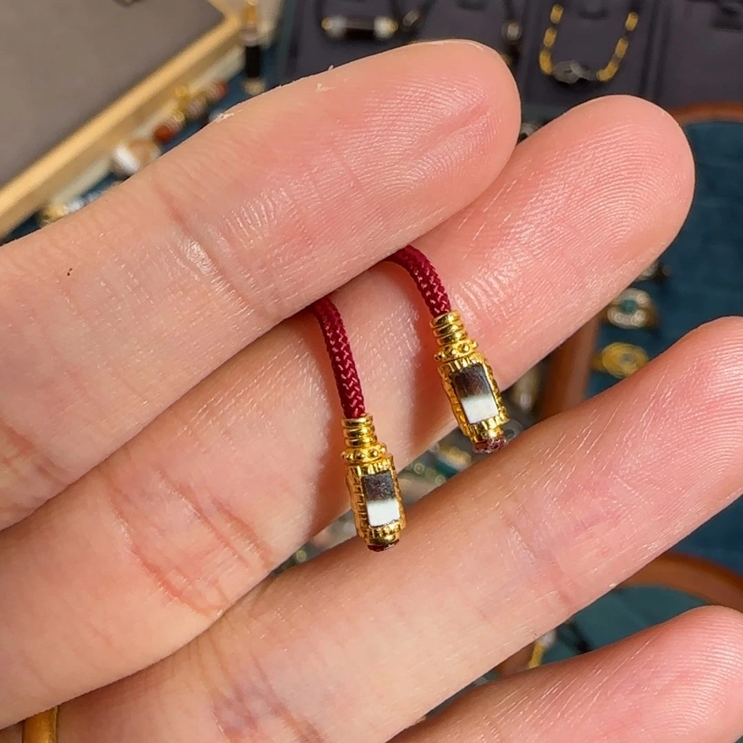 玛瑙/玉髓配饰18K金镶嵌