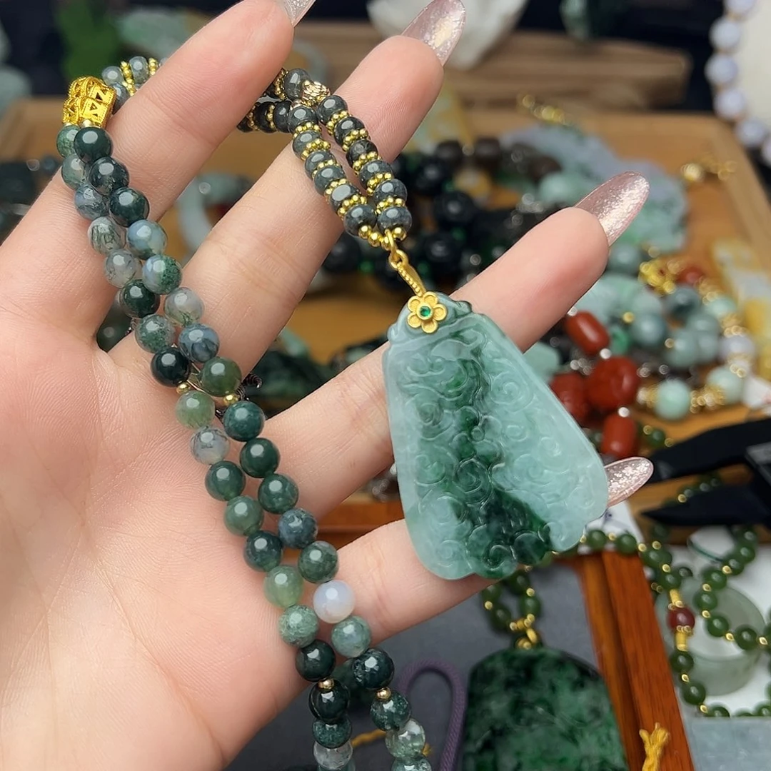 翡翠吊坠(赠链)未镶嵌吊坠