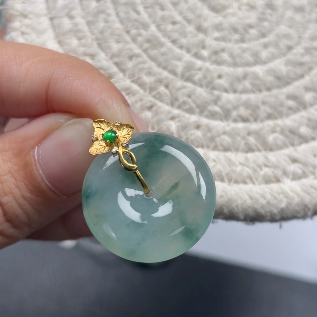 赵***店翡翠18K金镶嵌颈饰天然A货缅甸翡翠