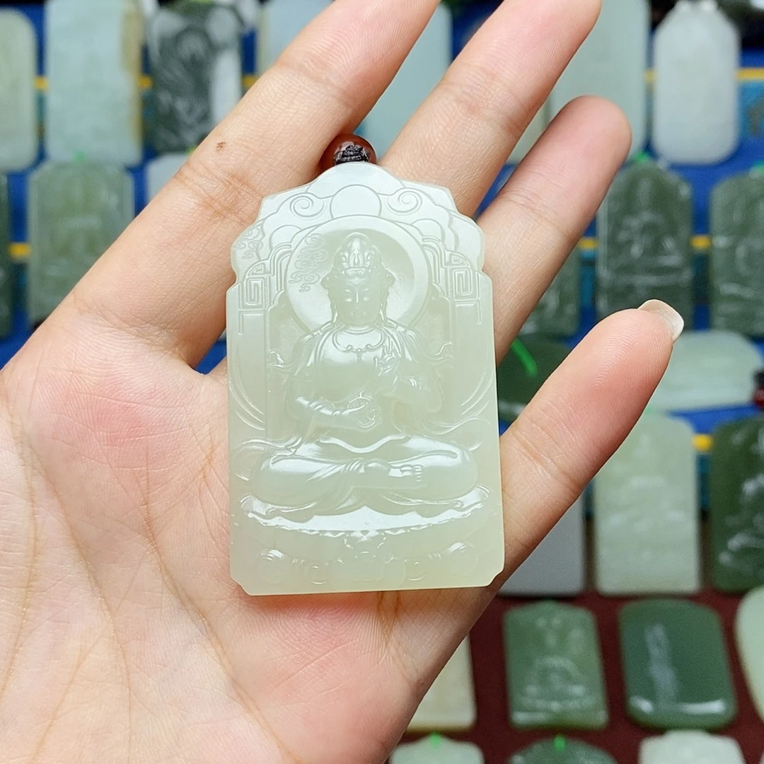 ～***主和田玉未镶嵌颈饰