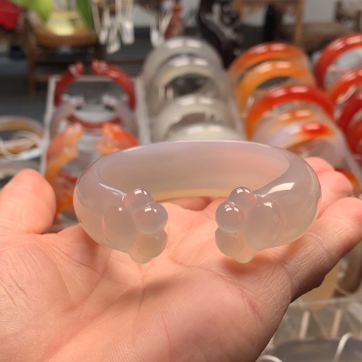 玛瑙/玉髓未镶嵌手镯