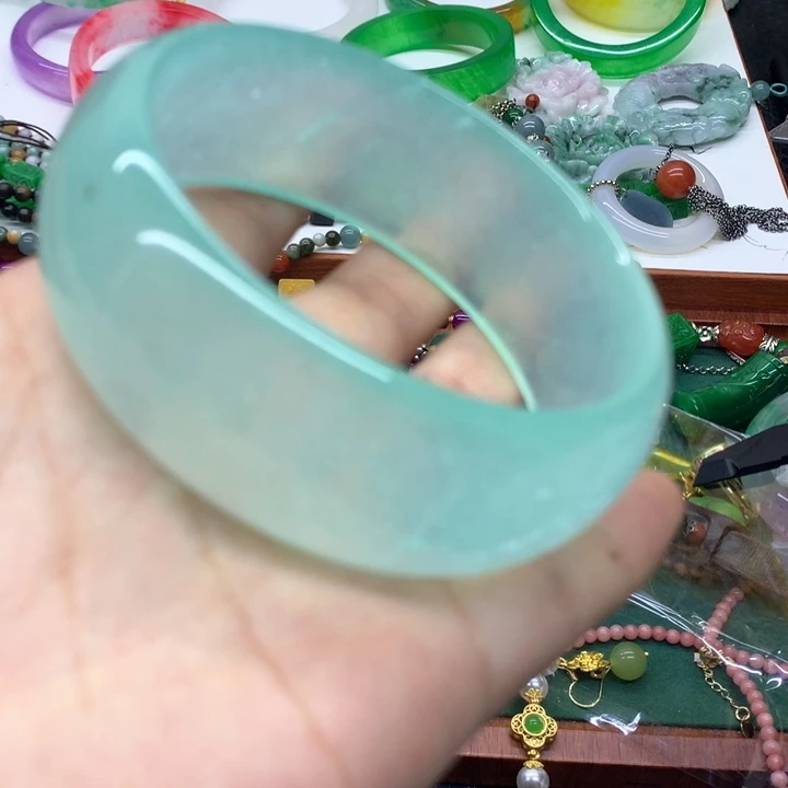 颈饰未镶嵌翡翠吊坠