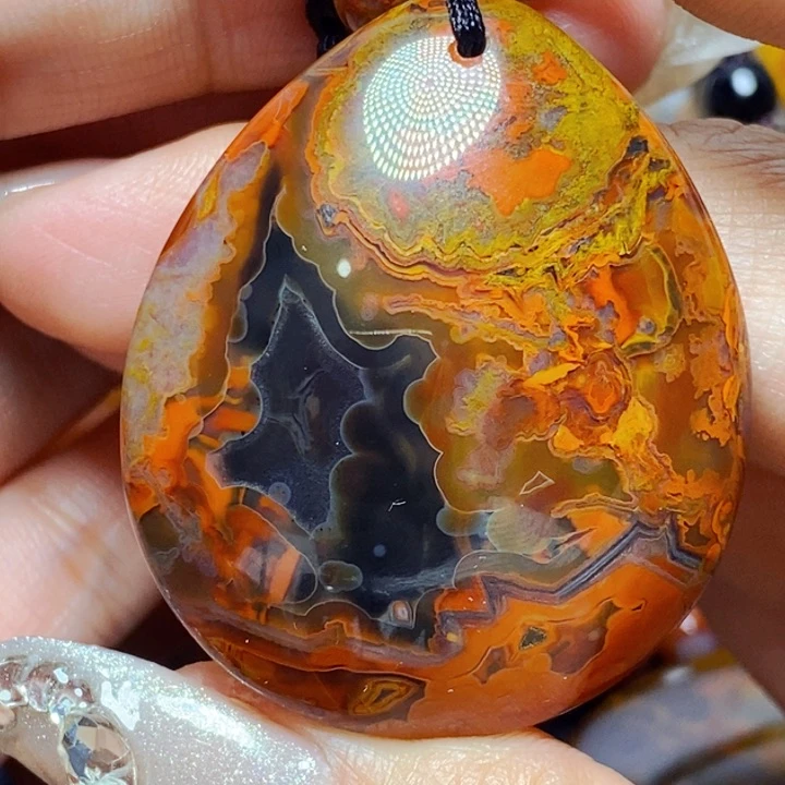 玛瑙/玉髓颈饰未镶嵌清*