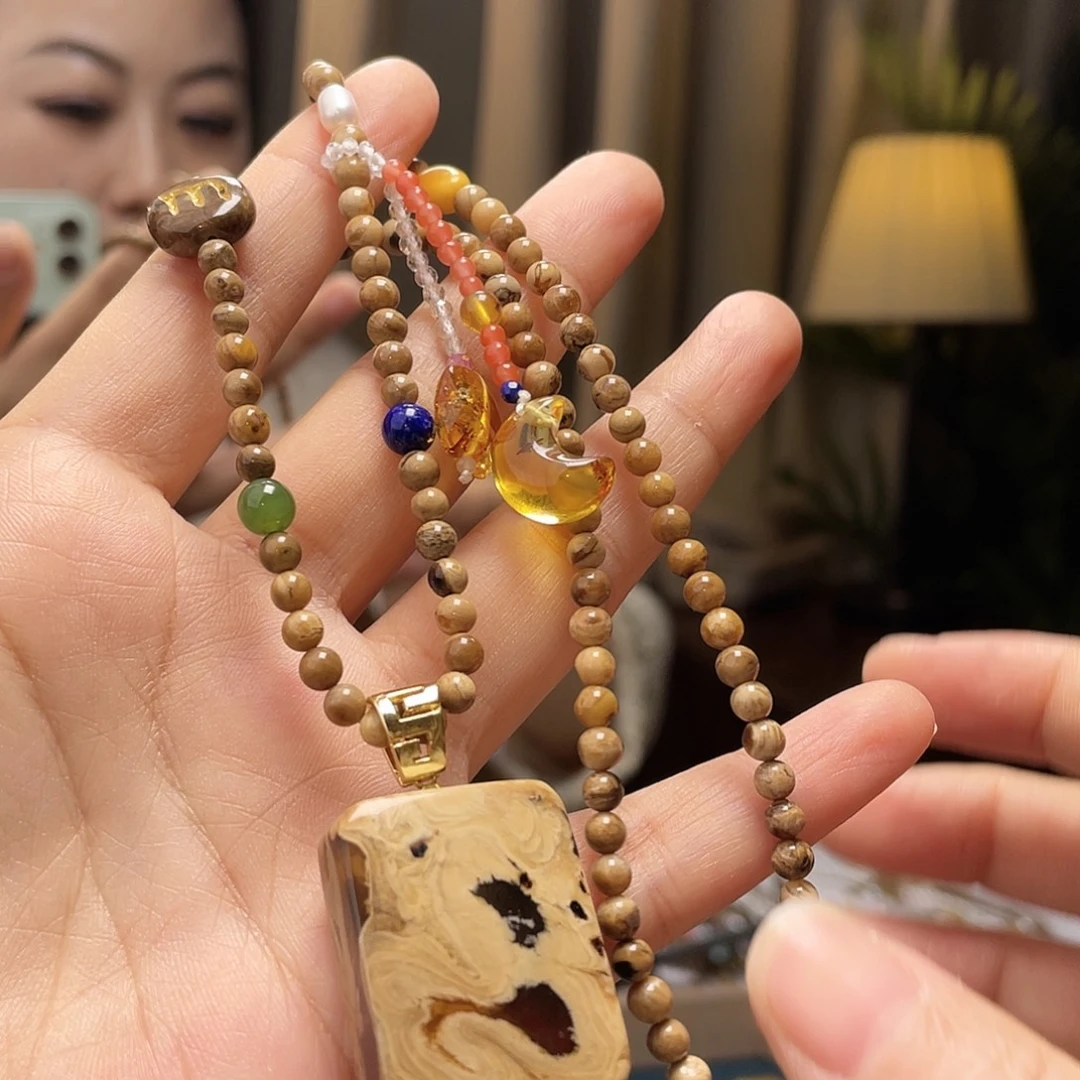 琥珀未镶嵌裸石吊坠