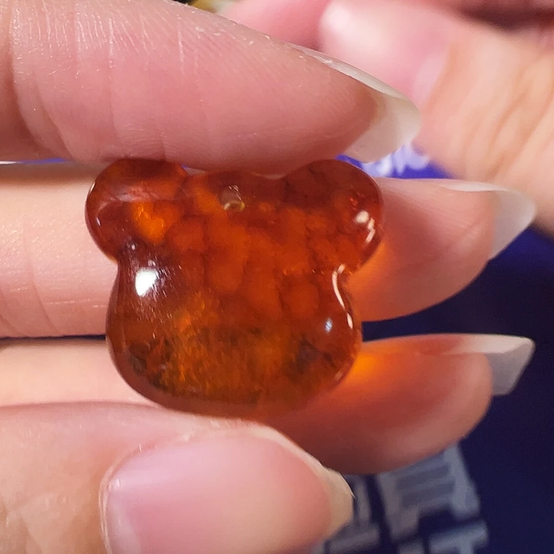 琥珀未镶嵌颈饰熊熊
