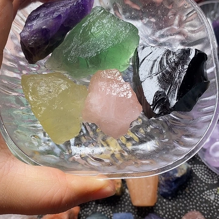 彭***兔未镶嵌水晶大型摆件（非配饰）