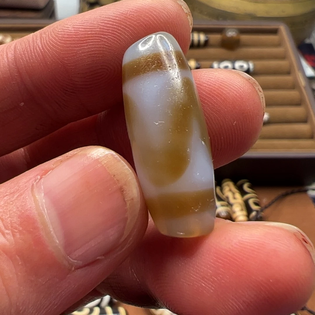 玛瑙/玉髓颈饰未镶嵌康*人