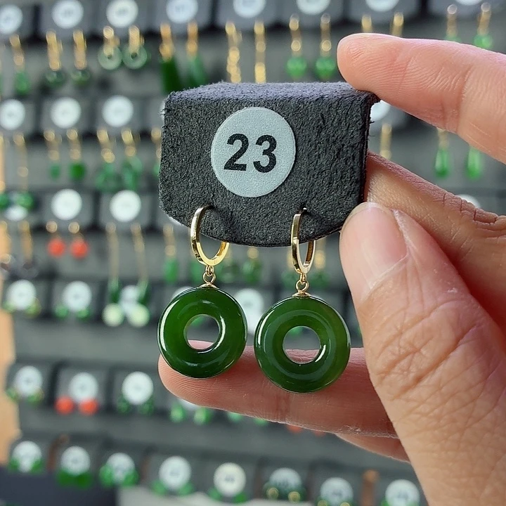 和田玉18K金镶嵌耳饰