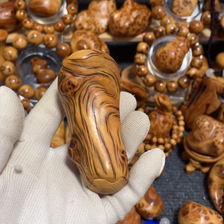 柏木A****漆太行崖柏陈华虎皮扭曲手把件