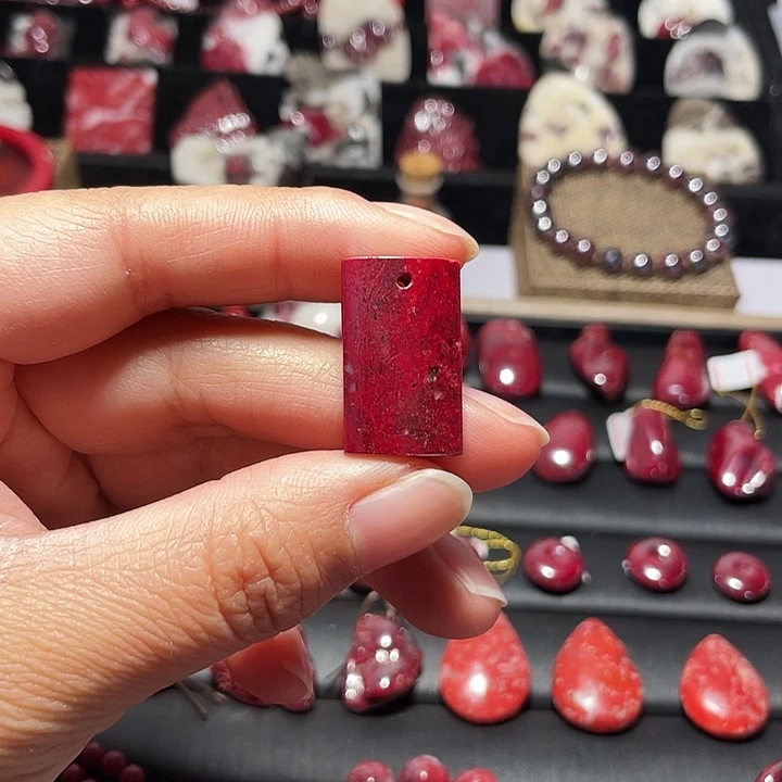 天然辰砂原矿红砂无事牌12.7克