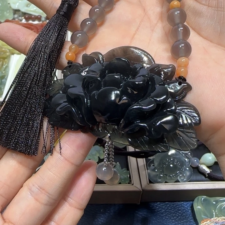 蛇纹石玉未镶嵌吊坠