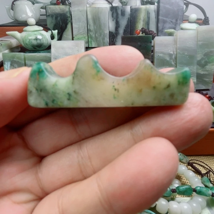 独山玉未镶嵌颈饰