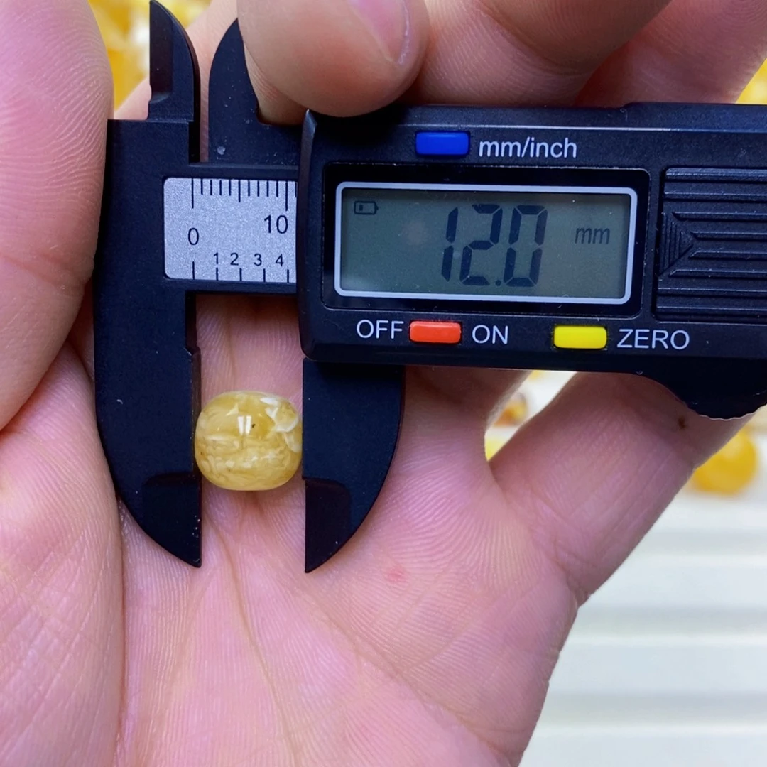 势***挡琥珀未镶嵌珠宝奇石