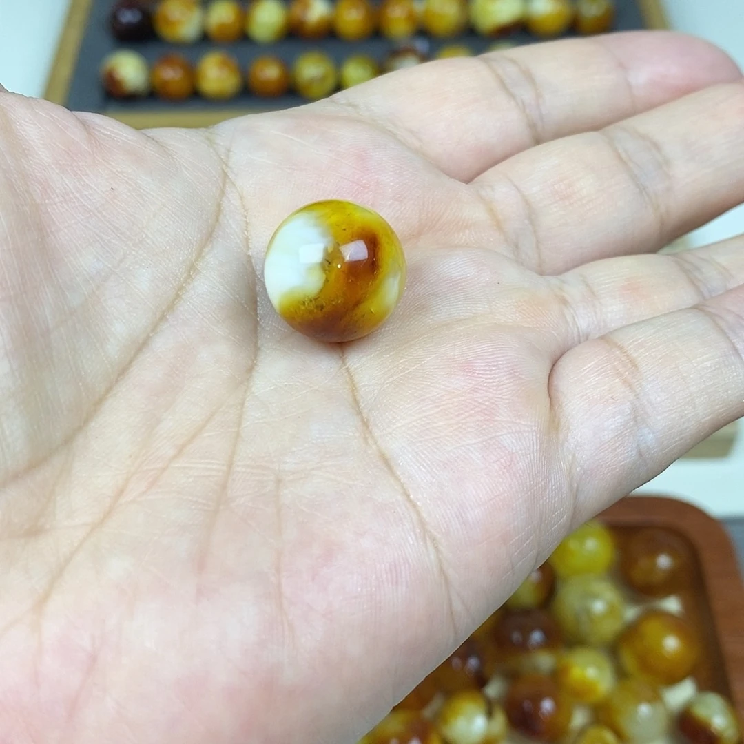 未镶嵌琥珀珠宝奇石一**你蜜蜡