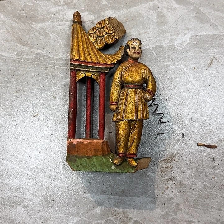 木黄****哥木雕艺术品的制作