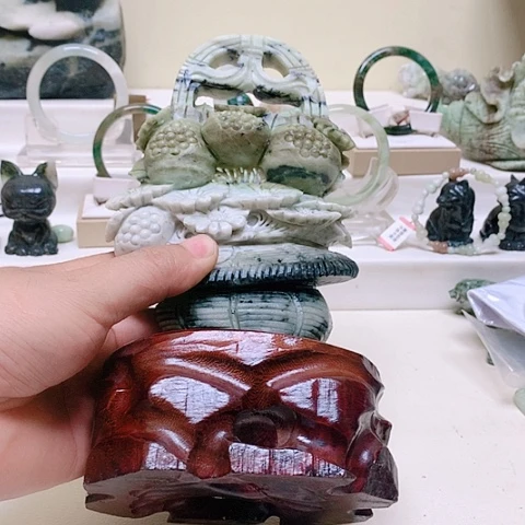 独山玉未镶嵌珠宝半成品卍****卍