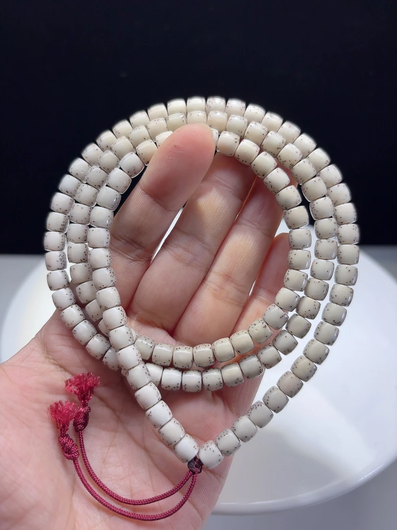 一物一图【原生态】河豚6×7直切，海南毛感料石玉同枝果，针尖星。