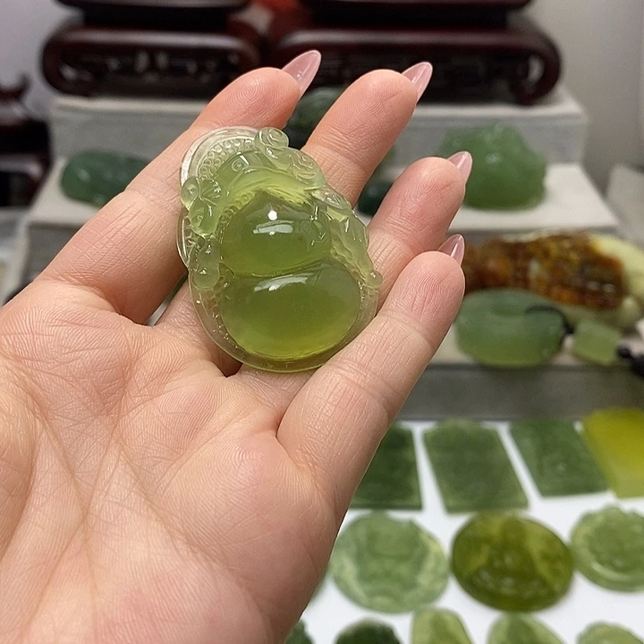 未镶嵌蛇纹石玉挂件