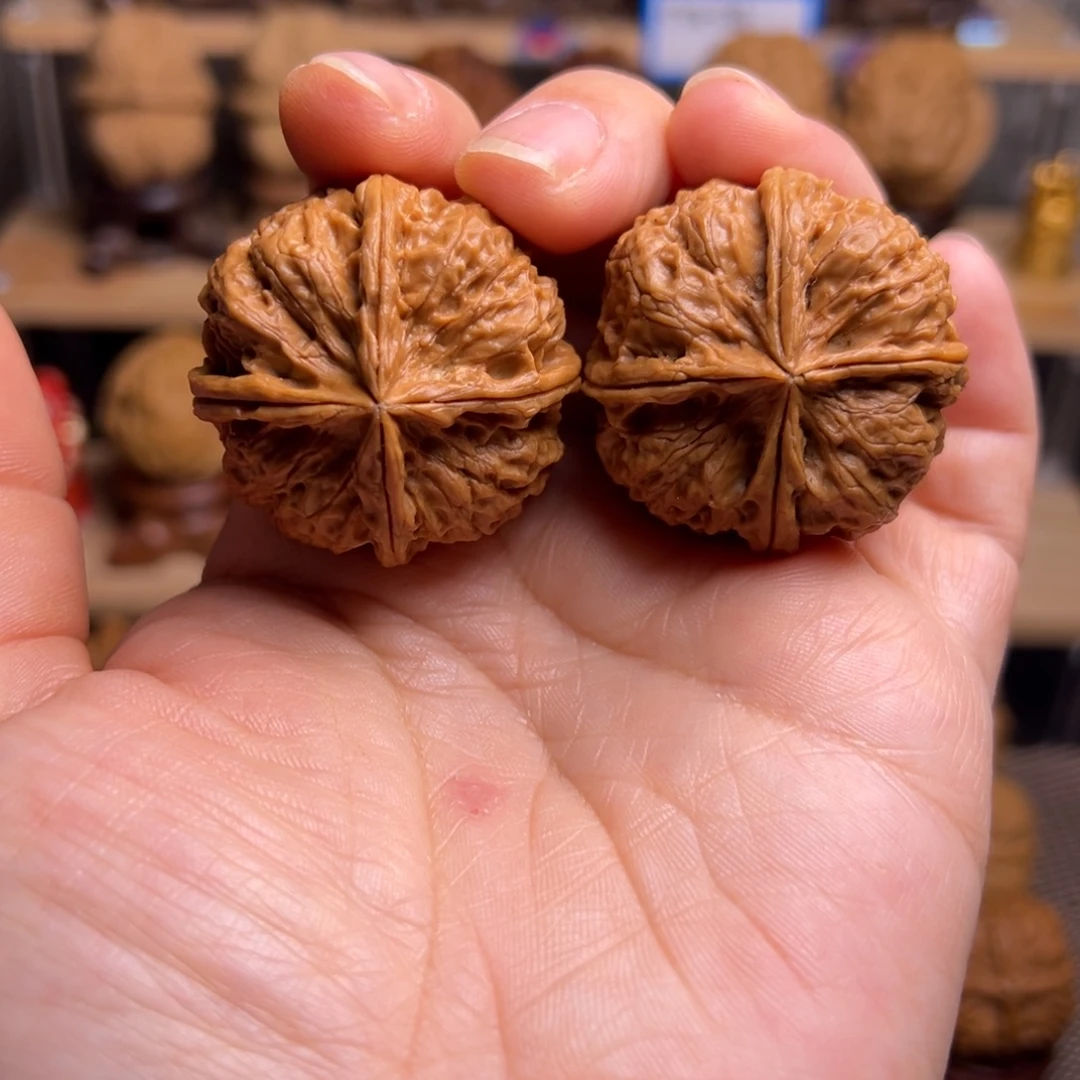 文玩核桃把件19w黄金四棱37尺