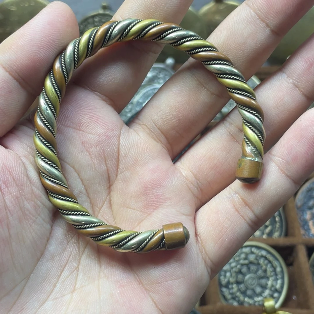 三色手工麻花手镯一个