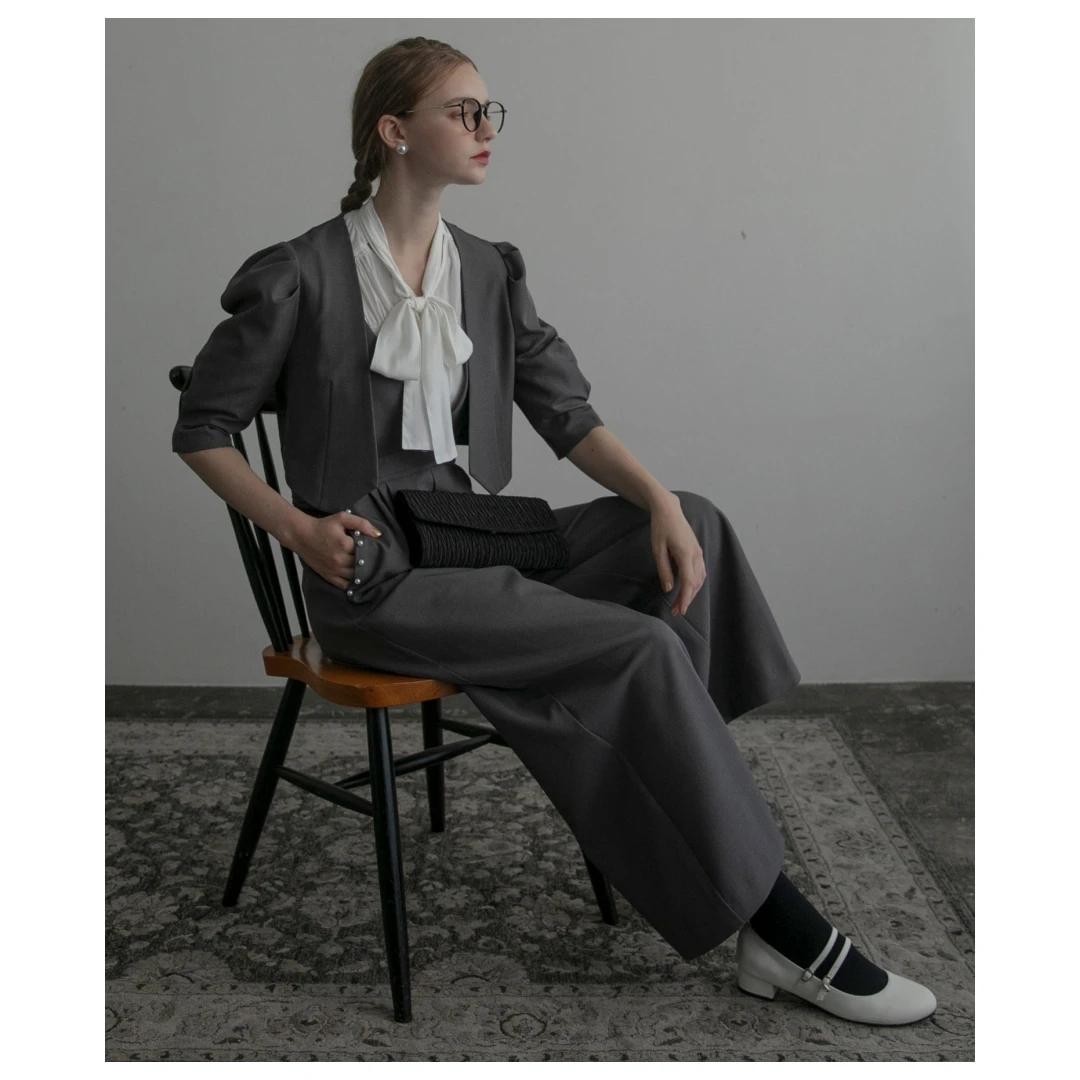 【TaKuMi】春季新款 B 英伦风气质珍珠连体裤+短袖西装两件套