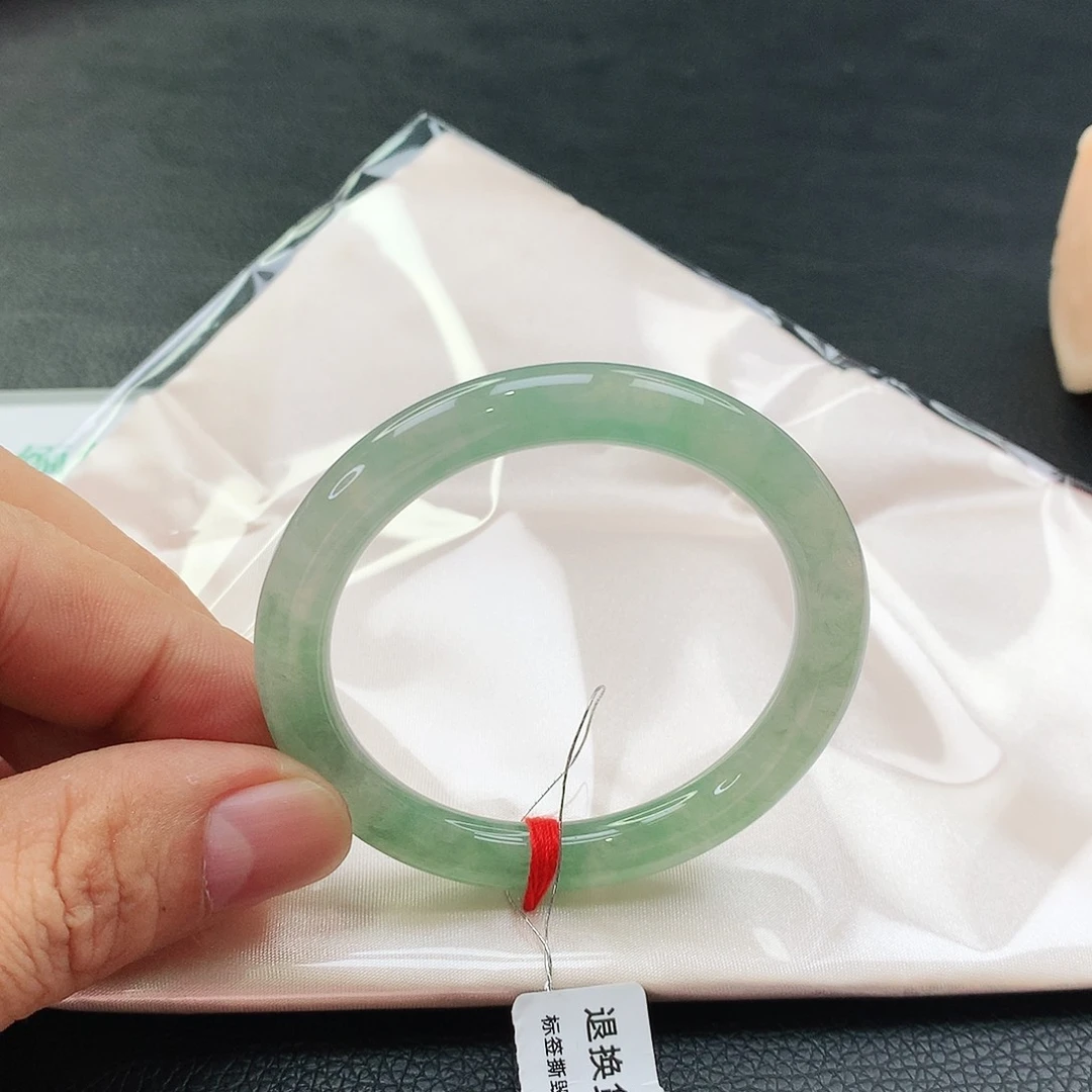 未镶嵌手镯翡翠天然翡翠手镯