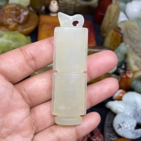 蛇纹石玉未镶嵌颈饰6